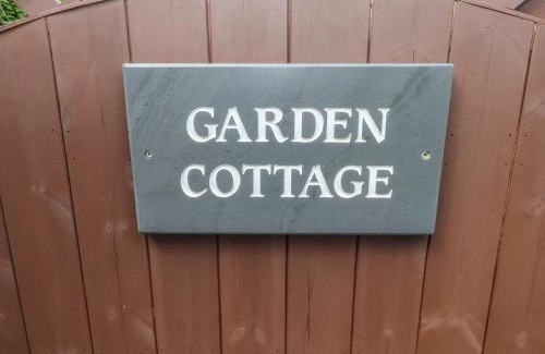 Dolbenmaen Casa | Garden Cottage