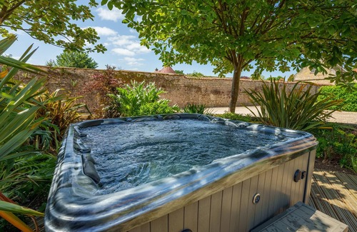 Loversall Cabaña | Garden Cottage