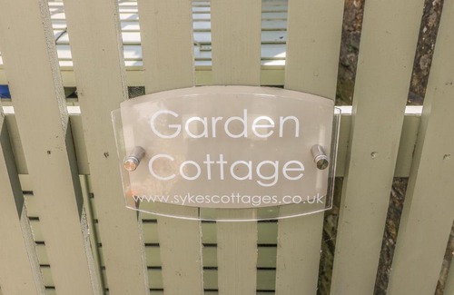 Eyam Casa | Garden Cottage