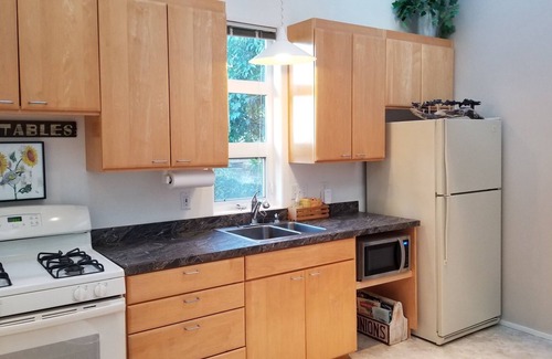 Bellingham Cabaña | Garden Cottage en el lago. Bote de remos. $ 125