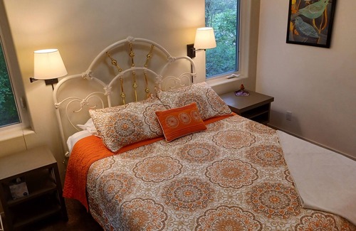 Bellingham Cabaña | Garden Cottage en el lago. Bote de remos. $ 125
