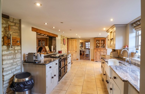 Loversall Cabaña | GARDEN COTTAGE, pet friendly, character holiday cottage in Doncaster