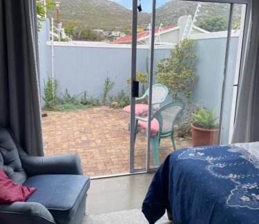 Clovelly Casa | Garden flat in Fish Hoek