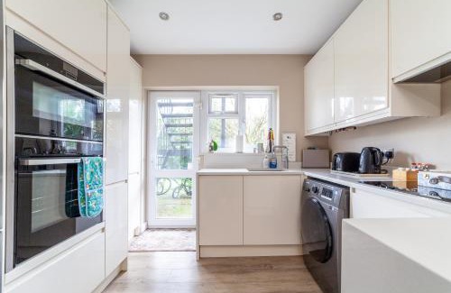 Tudor Apartamento | Garden Flat short walk to Kingston & Richmond Park