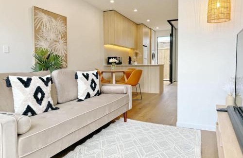 Grey Lynn Casa | Garden Gem 2 BDR & 1 Study Townhouse Near City Center