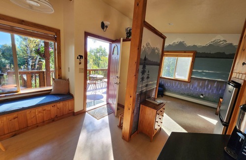 Kachemak Apartamento | Garden Getaway at Bear Creek Winery, w/ fire pit, koi pond, and hot tub
