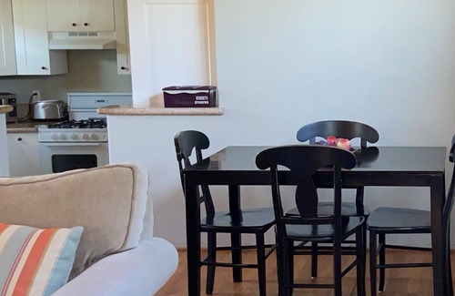 Talmadge Cabaña | Garden guesthouse with pool, 1 bedroom, WiFi and AC in beautiful San Diego
