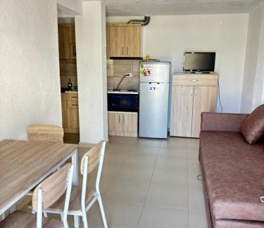Siviri Apartamento | Garden Haven 100m from the Sea