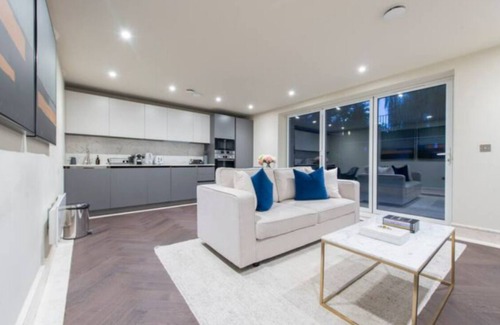 Redbridge Apartamento | Garden Haven: Luxe 1BR 1BA Chigwell Retreat