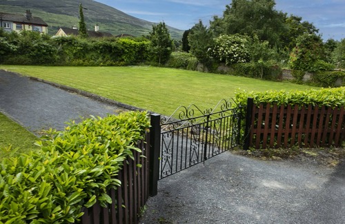 Clogheen Chalet De Esquí | Garden Holiday Cottage