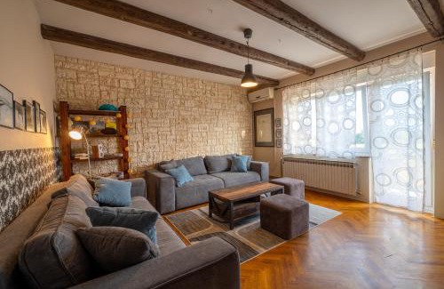 Drenje Casa | Garden Holiday Home