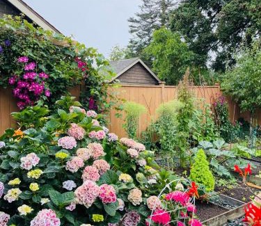 Saanich West Casa | Garden home in Victoria -Beautiful home in Victoria