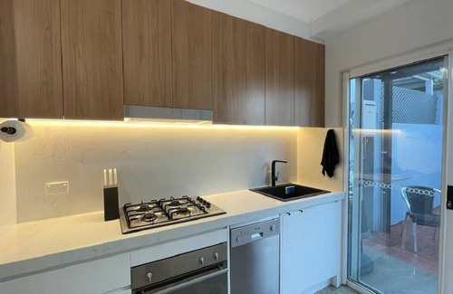 Ultimo Casa | Garden House 2BE2.5BA Near CBD n ICC by Palm&Vine