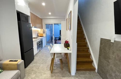 Ultimo Casa | Garden House 2BE2.5BA Near CBD n ICC by Palm&Vine
