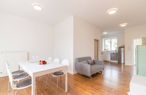 Mainz Casa | Casa del jardín: Hermosa casa de vacaciones para hasta 14 personas, con un jardín en Mainz