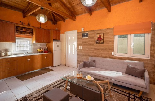 Prasas Apartamento | Garden House by Estia