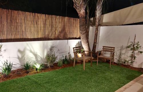 Ra'ananna Apartamento | Garden House By IsrApart