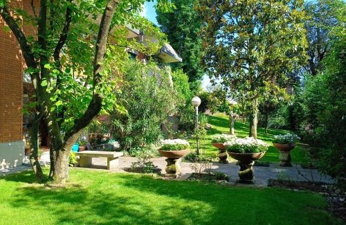 Casorezzo Casa | Garden House