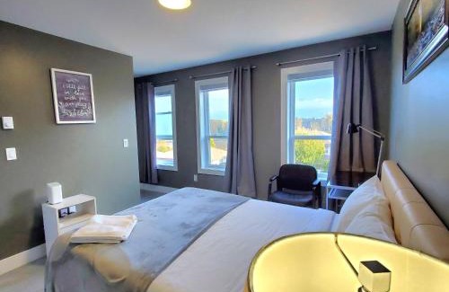 Chilliwack Casa | Garden House King bed Near Heritage Park, Coliseum , HWY 1, Fishing, Cultus Lake