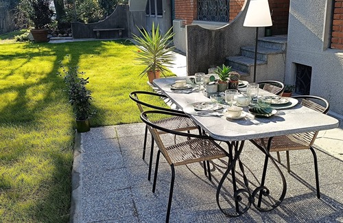 Casorezzo Casa | Garden House, whole house with two bedrooms, garden, private parking space