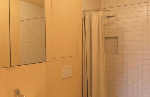 Werben Apartamento | GARDEN LEVEL RIGHT