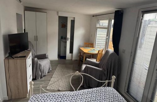 Worthing Casa | Garden lodge
