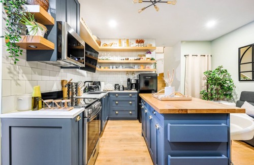 Richmond Casa | ✦ GARDEN OASIS ✦ FURNISHED 1 BR& 1 BA | PET-FRIENDLY & BBQ!