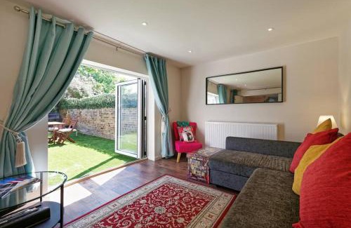 Margate Casa | Garden Oasis
