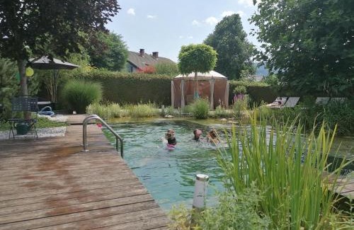 Bled Apartamento | Garden Paradise Bled Apartments - garden, pond and castle view