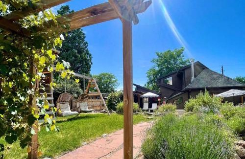 Berkeley Casa | Garden Retreat - Hot Tub - Peloton - Walk to Shops