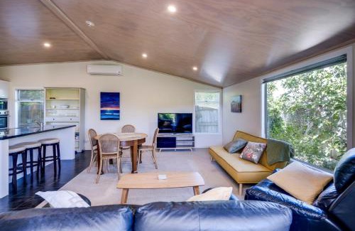 Marewa Casa | Garden Retreat - Napier Holiday Home