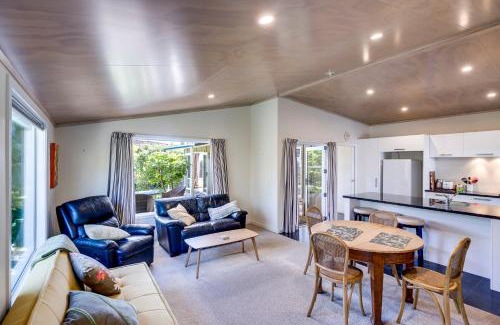 Marewa Casa | Garden Retreat - Napier Holiday Home