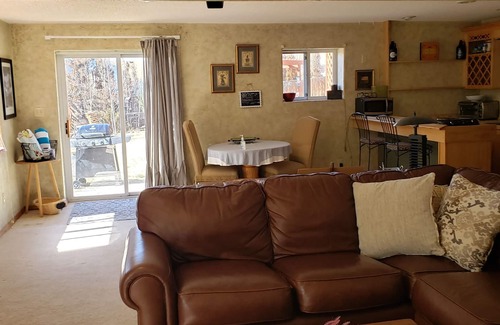 Colorado Springs Apartamento | Tu relajante hogar lejos del hogar