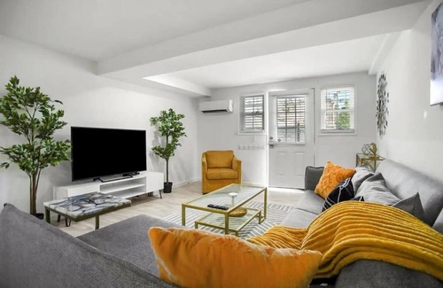 Hyattsville Condominio | Garden Style Apt in Hyattsville