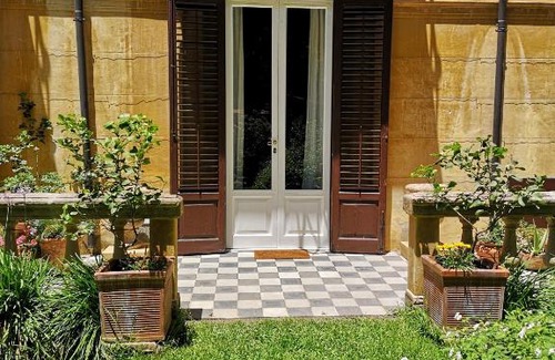 Palermo Cama Y Desayuno | Garden Suite in private villa on Via Libertà