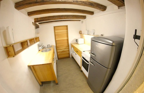 Horgen District Apartamento | Suite con jardín ubicada cerca del lago, estación de tren, tiendas y restaurantes.