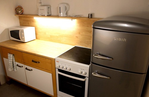 Horgen District Apartamento | Suite con jardín ubicada cerca del lago, estación de tren, tiendas y restaurantes.