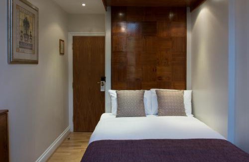 Earl's Court Hotel | Garden View Hotel