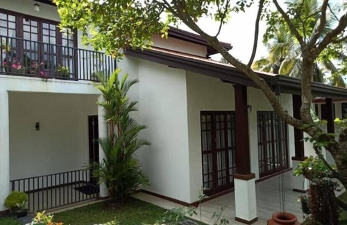 Homagama Casa | Garden Villa-Luxury home in Homagama Sri Lanka 5 mins HW and 20 mints to Colombo