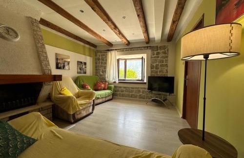 Prcanj Casa | Garden Vista Stone House
