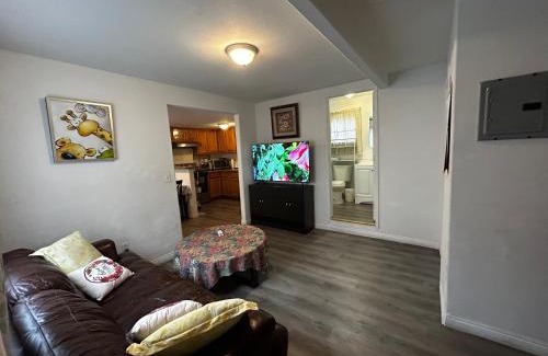 El Monte Casa | garden with Iron Gate, East Los Angeles 2b2b