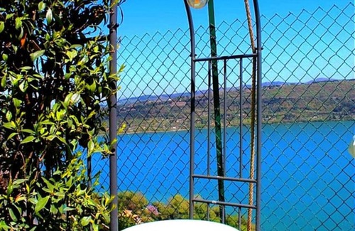 Castel Gandolfo Apartamento | Garden with Lake View and Vasco Jacuzzi 1 min from Old Town