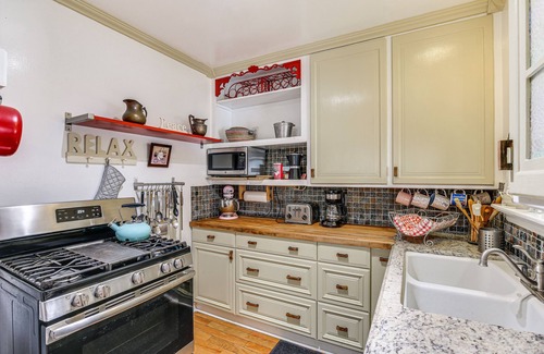 El Camino Village Casa | Gardena Vacation Rental: 5 Mi to Manhattan Beach!