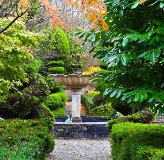 Lancaster Casa | Gardener's Cottage