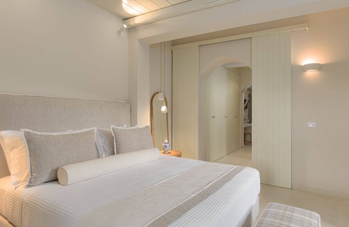 Andros Town Casa | Gardenia Suite by Casa Di Fiori Andros Suites