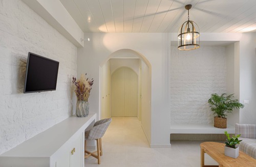 Andros Town Casa | Gardenia Suite by Casa Di Fiori Andros Suites