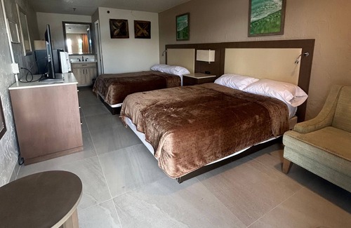 Bearss Plaza Hotel | Gardenview