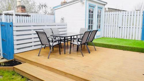 Prestwick Casa | Gardiner Cottage
