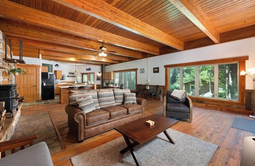 Jardine Cabina | Gardiner Getaway: your cozy cabin near Yellowstone National Park! [Unit 1]