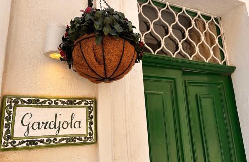 Senglea Apartamento | Gardjola Apartment - Authentic Stay By the Marina, Ideal for Couples